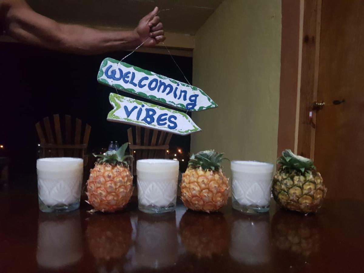 Welcoming Vibes Hotel Treasure Beach Bagian luar foto